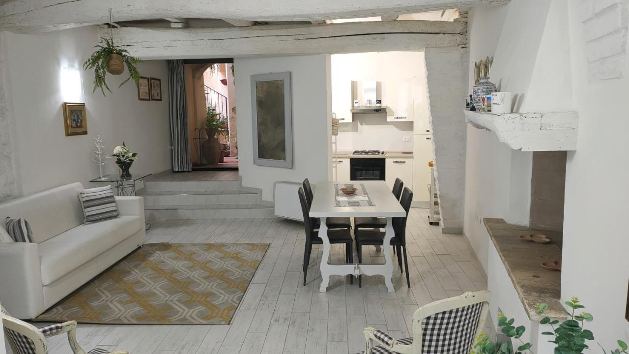 Il Cortiletto Casa Vacanza Trevi Luaran gambar