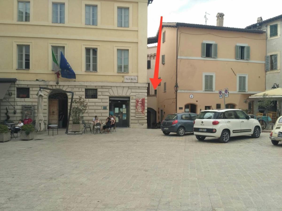 Il Cortiletto Casa Vacanza Trevi Luaran gambar